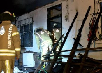 Beykoz'da gecekondu yangını: Kullanılamaz hale geldi