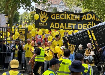 Binlerce insan AİHM’nin önünde ‘adalet’ aradı: ARTIK YETER!