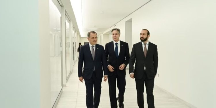 Blinken, Azerbaycan ve Ermenistan dışişleri bakanlarıyla görüştü