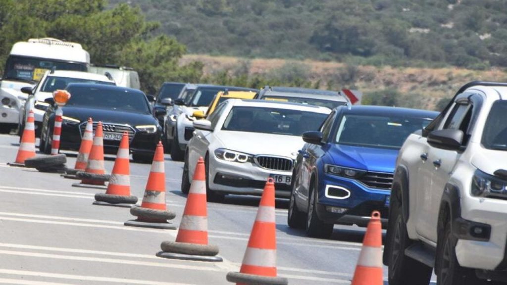 Bodrum'da bayram yoğunluğu: 48 saatte 35 binden fazla araç giriş yaptı