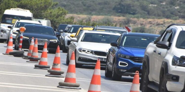 Bodrum'da bayram yoğunluğu: 48 saatte 35 binden fazla araç giriş yaptı