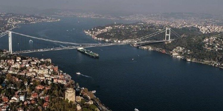 Boğaz geçişlerinde yeni düzenleme: Ücret yükseldi