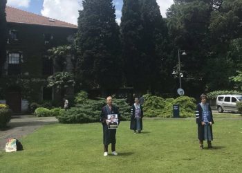 Boğaziçi direnişinin 890. gününde akademisyenler arkalarını 605. kez rektörlük binasına döndü