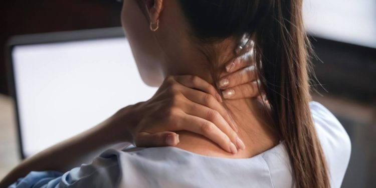 Bu işaretleri ihmal etmeyin: İşte miyastenia gravis hastalığının belirtileri