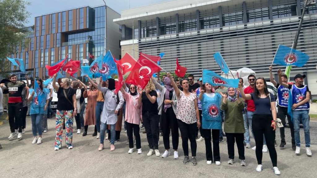 Bursa Pakkens'de sendika üyesi işten çıkarıldı, işçiler iş bıraktı