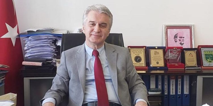 Cumhuriyet Halk Partisi (CHP) Genel Başkan Yardımcısı Bülent Kuşoğlu, Genel Başkan Kemal Kılıçdaroğlu’nu kurultayda yeniden aday göstereceklerini söyledi. Kuşoğlu, “Yerel seçimlerden sonra bir olağanüstü kurultay gündeme gelebilir. Seçim sonuçlarına göre bırakabilir de, bir süre daha devam ettirebilir de” dedi.