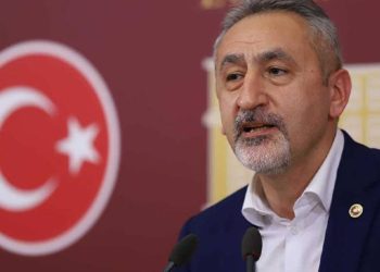 CHP'li Adıgüzel'den Kınık'a tepki: Sen önce kimsesizler mezarlığında yatanlar ile helalleş