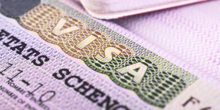 CHP Ankara Milletvekili Umut Akdoğan, "Uzaya gitmeyi vadeden bir iktidar maalesef vatandaşını Avrupa'ya gönderememektedir" dedi.