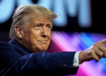 ABD medyasında, ABD eski başkanı Donald Trump'ın, Beyaz Saray'dan ayrıldıktan sonra gizli bir belgeyi sakladığını kabul ettiği bir ses kaydı ortaya çıkarıldı.