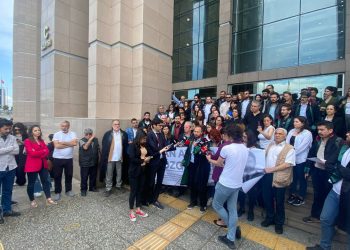 Can Atalay için İstanbul Adliyesi'nde özgürlük çağrısı: Esir tutulan haktır