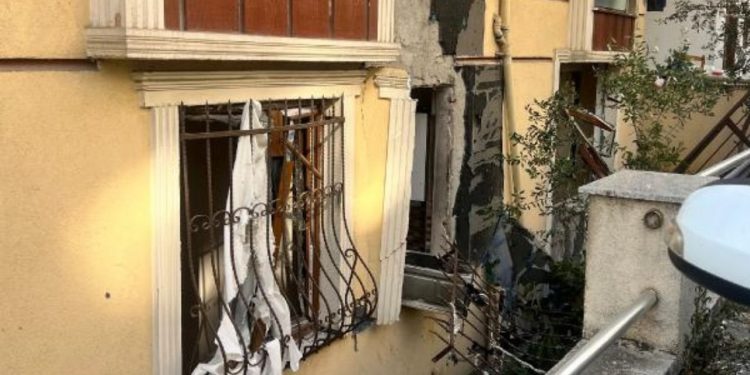 Çekmeköy'de bir binada doğalgaz patlaması