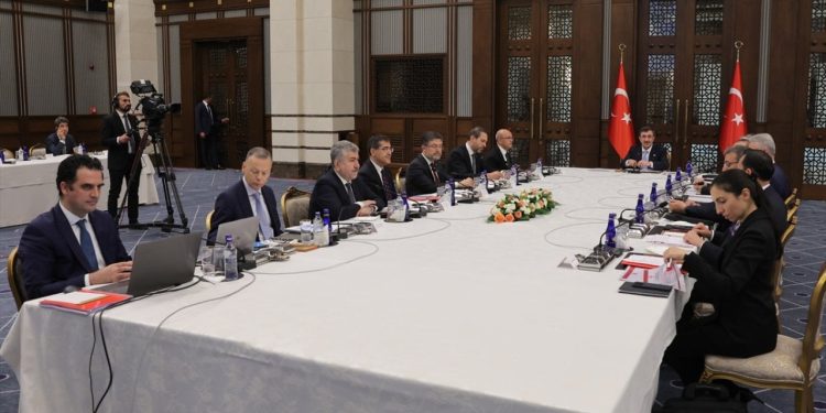 Cevdet Yılmaz: Para, maliye politikasıyla finansal istikrar pekişecek