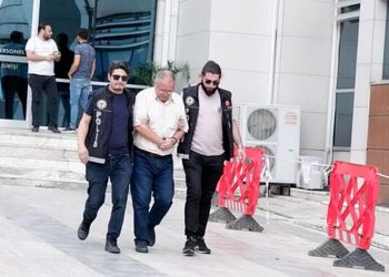 Cezaevine uyuşturucu sokmaya çalışan avukat tutuklandı