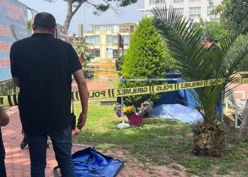 Çiçek satıcısı Antalya'da bir parkta ölü bulundu
