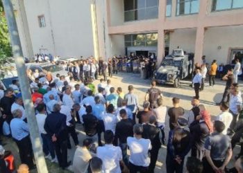 Cizre'de husumetli aileler çatıştı: Bir ölü, bir yaralı