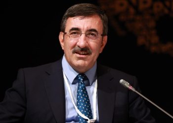 Cumhurbaşkanı Yardımcısı Yılmaz'dan asgari ücret açıklaması: Ekonomik gelişmeler değerlendirilecek