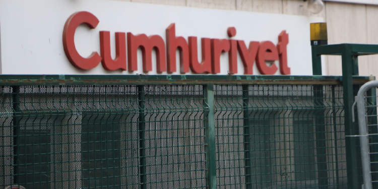 Cumhuriyet gazetesinde kaos: Peş peşe suçlamalar, yalanlamalar... Gazete emekçileri adına bildiri yayınlandı