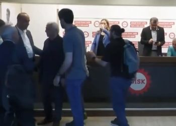 DİSK yöneticisinden gazeteciye 'fotoğraf' engellemesi: Gelme lan bir daha