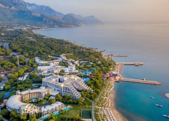 Daily Mail: Kemer'deki Rixos Sungate otelinde gıdadan zehirlenen turistler dava açacak