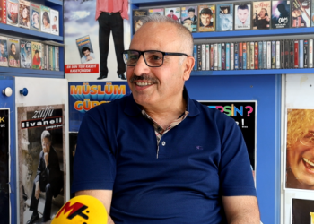 Dedesinden devraldığı kasetçiliği 53 yıldır sürdürüyor