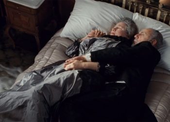 Denizaltının kaptanının eşi, Titanik filmindeki o yaşlı çiftin torunuydu