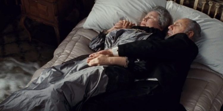 Denizaltının kaptanının eşi, Titanik filmindeki o yaşlı çiftin torunuydu