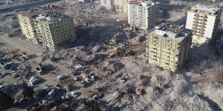 Depremde 250’den fazla kişi ölmüştü! Ebrar Sitesi’nin müteahhitlerinden biri tutuklandı