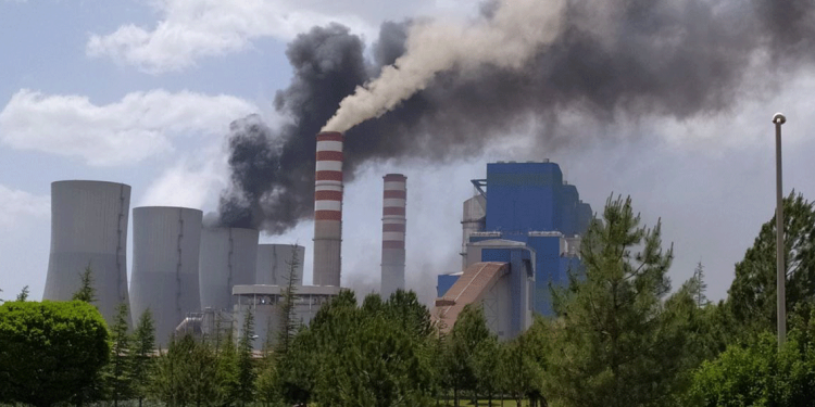 Depremde zarar gören Afşin-Elbistan B Termik Santrali’nde yangın!