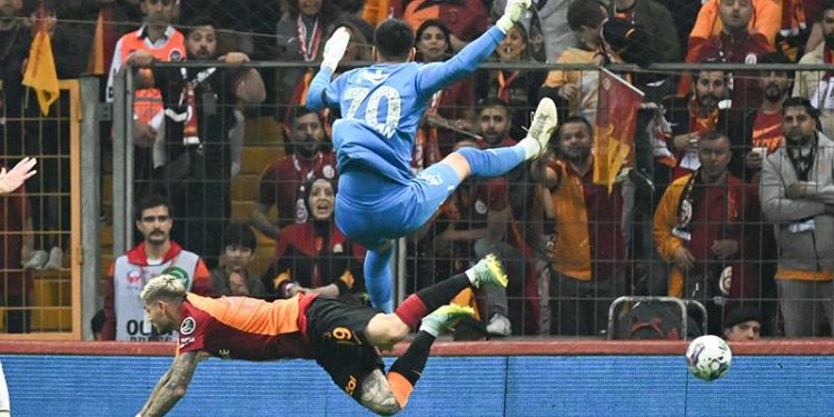 Derbide Fenerbahçe adına en fazla çalım atan futbolcu, kaleci İrfan Can Eğribayat oldu