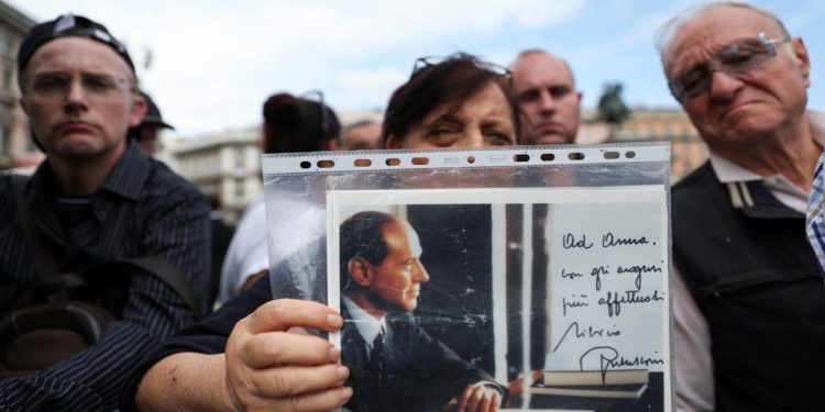 Dışişleri Bakanı Fidan, Berlusconi'nin cenaze törenine katılacak