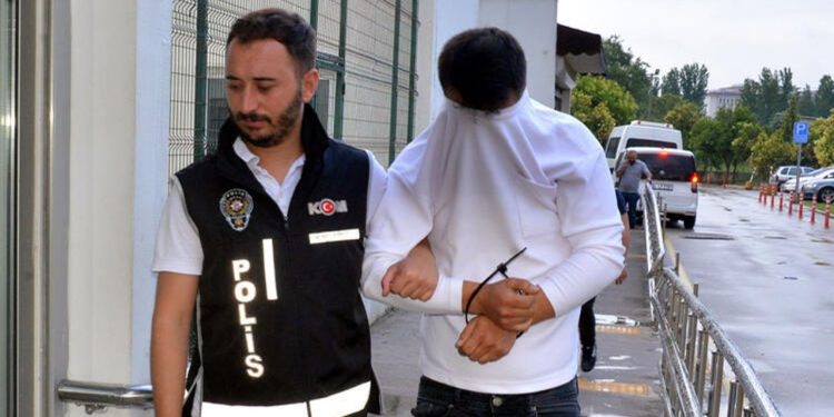 Dolandırıcı operasyonu: Adana'da 4 milyon 500 bin liralık sahte altın bulundu