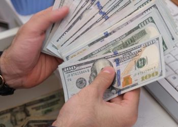 Dolar ve euroda yeni rekor