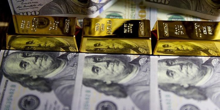 Döviz kurları tarihi seviyelerde: Dolar serbest piyasada 23 lirayı geçti, altın rekor yeniledi