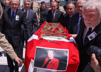 Dünyaca ünlü keman virtüözü Suna Kan son yolculuğuna uğurlandı