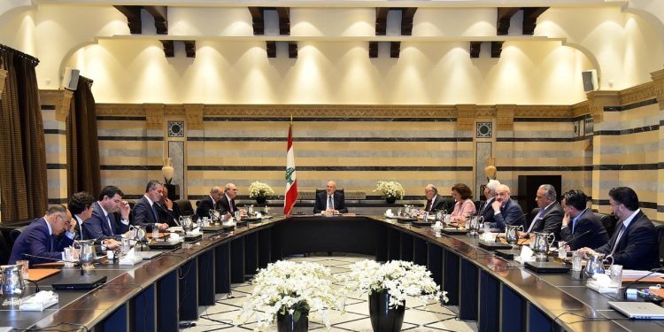 Ekonomik krizdeki Lübnan'da haziran ayı memur maaşları ödenemeyecek