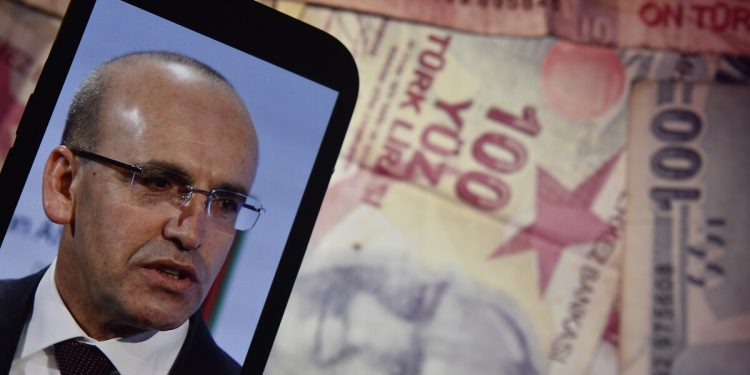 Ekonomik krizi aşmanın ‘sihirli formülü’ hukuka dönüş