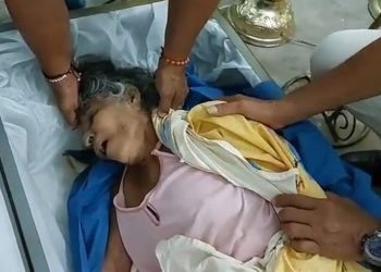 Ekvador şaşkın: 'Ölü' kadın kendi cenazesinde tabutta 'dirildi'