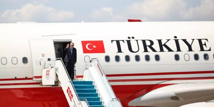 Erdoğan, KKTC ziyaretinin ardından Bakü'ye geçti
