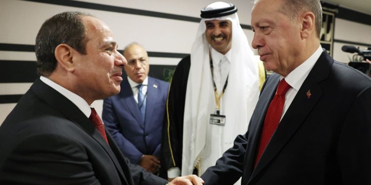 Erdoğan, Sisi'yi Türkiye'ye davet etti