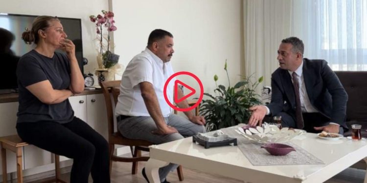 Erdoğan afişine bıyık çizdiği için tutuklanan M.K.'nin babası: Bu çocuk 16 yaşında