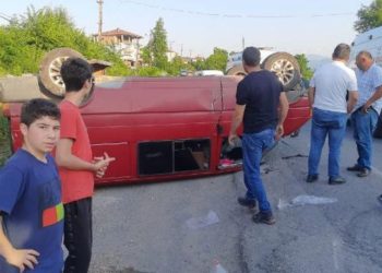 Ereğli'de işçi taşıyan minibüs kaza yaptı: Yedi yaralı