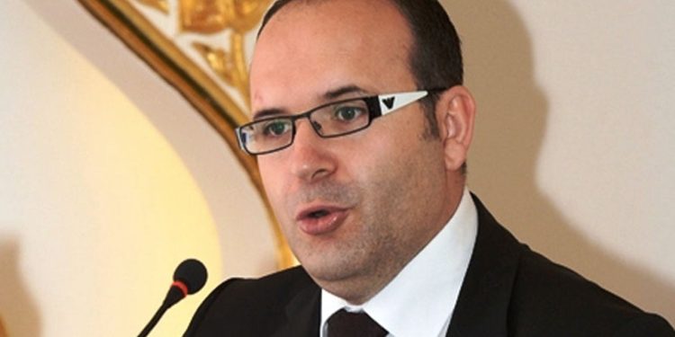 'Erkan Karaaslan’ın AKP’li belediyelerdeki dosyalarını açmak şart değil mi?'