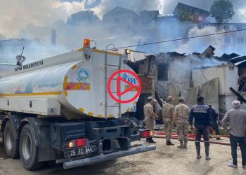 Erzurum'da yangın: 12 ev kullanılamaz hale geldi