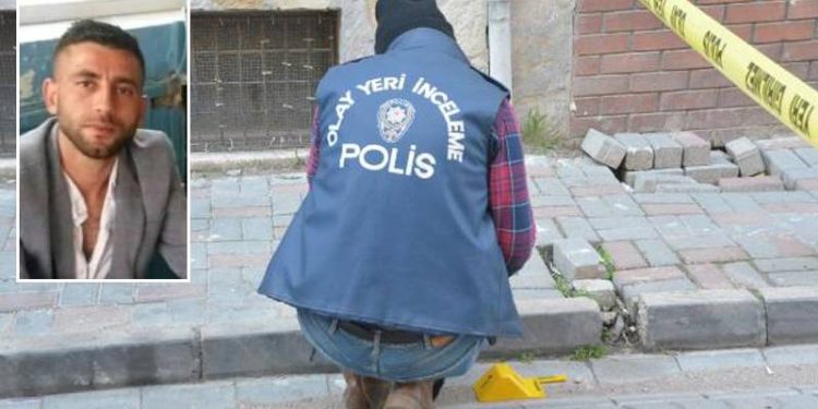 Balıkesir'in Bandırma ilçesinde birlikte yaşadığı, 3 aylık hamile olan 19 yaşındaki Hazal Alpyörük’ü, 97 bıçak darbesiyle öldüren ve ilk duruşmada, "Eve geri döndüm, eşim ölmemişti ve yatakta hırıltılar çıkarıyordu. Yeniden bıçaklamaya başladım" ifadelerini kullanan Kadir Meşe ikinci duruşmada, pişmanlık duyduğunu iddia ederek, "Hakim bey, siz nasıl uygun görürseniz o benim için kabulümdür" dedi.