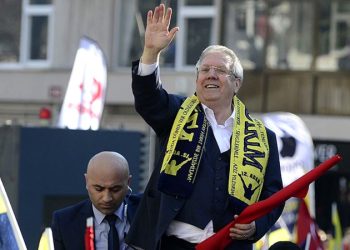 Eski Fenerbahçe Başkanı Aziz Yıldırım'dan Ali Koç'a olağanüstü kongre çağrısı