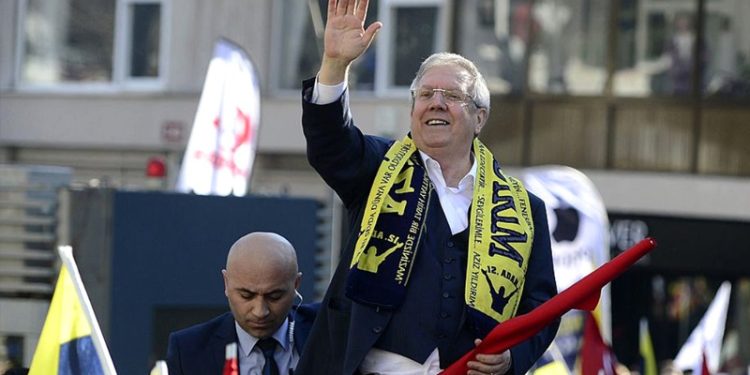 Eski Fenerbahçe Başkanı Aziz Yıldırım'dan Ali Koç'a olağanüstü kongre çağrısı