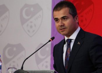 Eski bakan Suat Kılıç, Erdoğan'a teşekkür edip AKP'den istifa etti