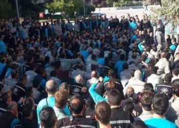 Eskişehir'de cam işçilerinden oturma eylemi