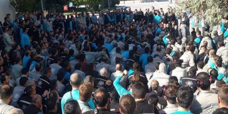 Eskişehir'de cam işçilerinden oturma eylemi