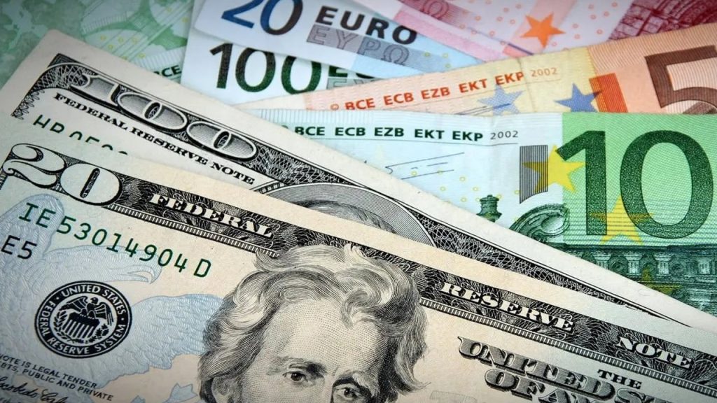 Euro ve dolarda tarihi rekor seviye